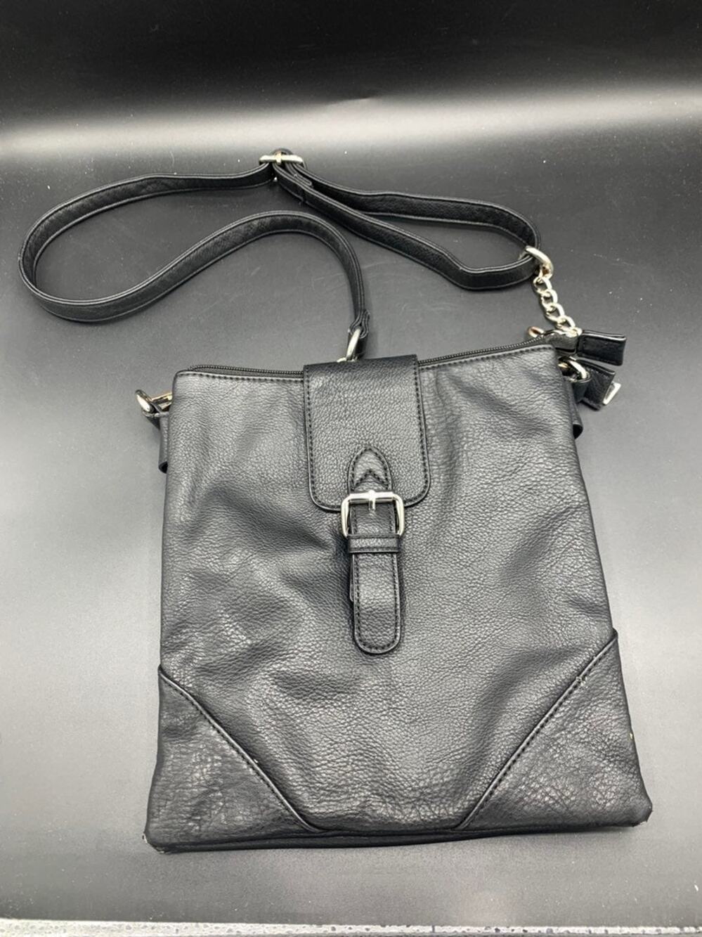 ✨ Black Rivet Faux Leather Multi-Compartment Crossbody Bag w/ Chain Strap ✨